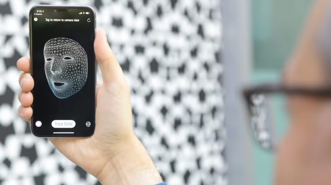 Telefon Kamerası Yüzü Neden Farklı Gösterir? [Uzman Rehber] - Kapak Görseli